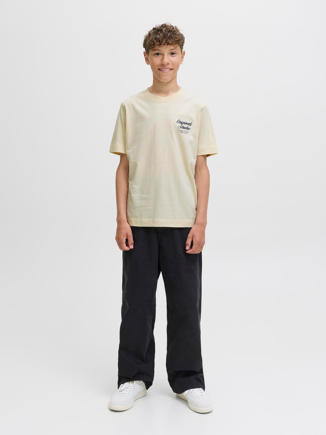 model_shot-front_full